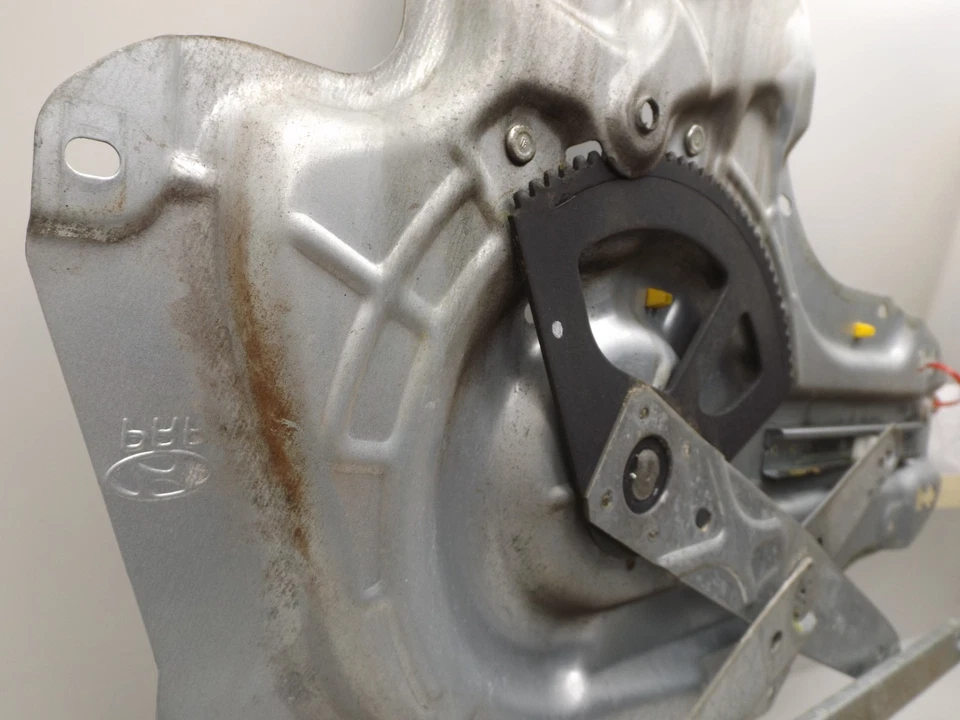 2001–2006 Hyundai Elantra Rear Left Driver Window Regulator Used OEM 834012D010 - Image 3 of 4