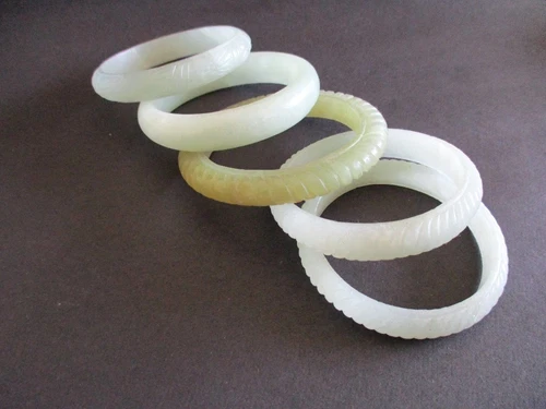ANTIQUE VINTAGE ESTATE JADE JEWELRY LOT OF FIVE BANGLES BRACELETS FINE CARVING