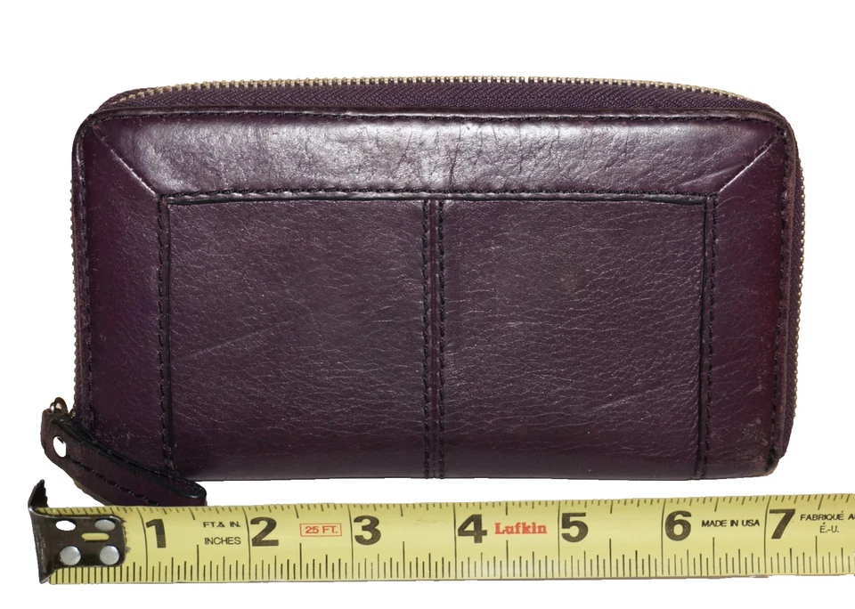 Cartera BANANA REPUBLIC de cuero púrpura profundo con cremallera 4x7 Foto 2 de 4