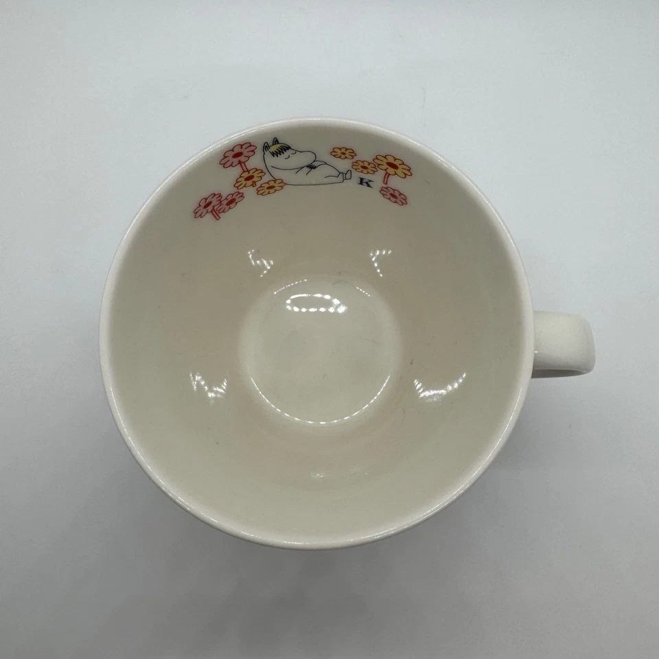 Taza inicial coleccionable de porcelana Moomin Valley "K" Yamaka - Snorkmaiden Foto 4 de 4