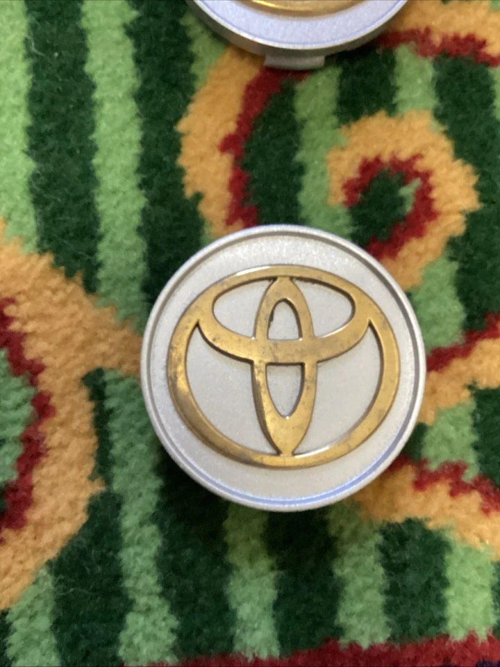 Tapa dorada central Toyota Matrix Camry Avalon Yaris 00-04 #42603 AC030 1 pieza Foto 4 de 4