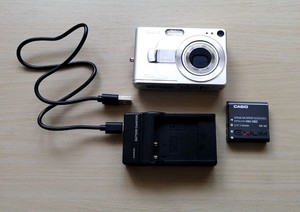 CASIO EXILIM EX-Z40 kompakte Digitalkamera getestet LCD Verschluss funktioniert
