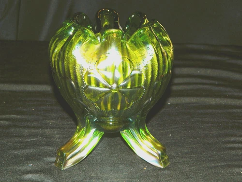 ANTIQUE NORTHWOOD CARNIVAL GLASS "DAISY & PLUME" 3 FOOTED ROSE BOWL, GREEN, EX