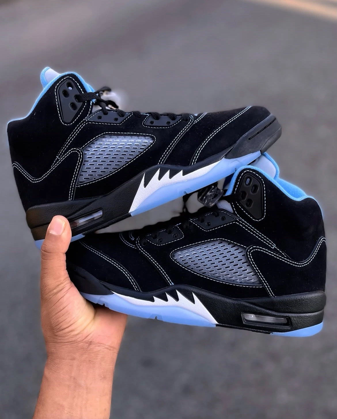 Nike Jordan 5 Black University Blue DD0587 008 New Multiple Men Women Kids Sizes
Opens in a new wind