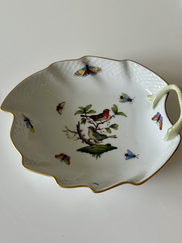 Herend Rothschild Bird Leaf Dish 7.5” Porcelain Hungary Hand Painted 24k Gold