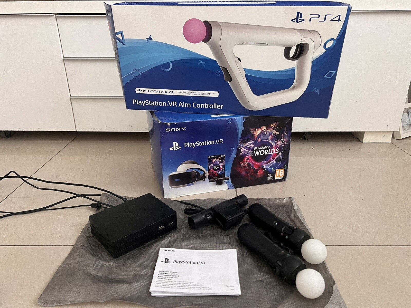PlayStation 4 VR Bundle With Move Controllers, Camera And Aim