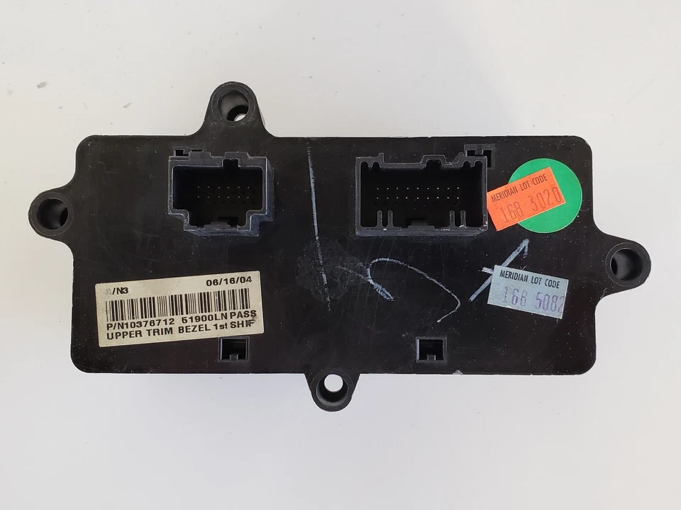 03-06 Cadillac Escalade ESV 10376712 Control de temperatura del asiento delantero Foto 4 de 4