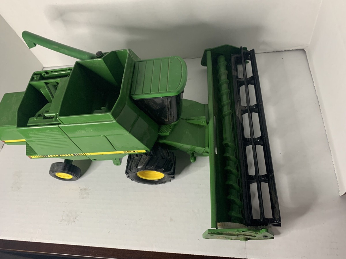 ジョンディア　コンバイン9600 ERTL製 1/28スケール 1/28 JOHN DEERE 9600 COLLECTOR COMBINE w/BOTH HEADS NIB good