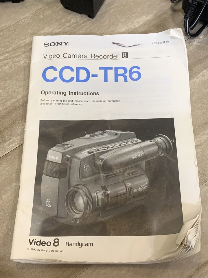 Sony Video Camera Recorder 8 CCD-TR6 Charger Manual For Parts / Not Working - Image 4 of 4