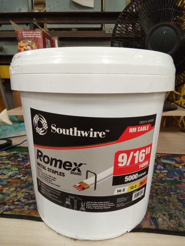 Southwire SMS916-5000BKT 5000 PC Bucket 9/16-inch Romex Metal Staples ...