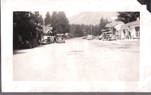 VINTAGE PHOTOGRAPH CARS/AUTOS STANDARD SHELL GAS OIL SIGNS DETROIT OREGON PHOTO