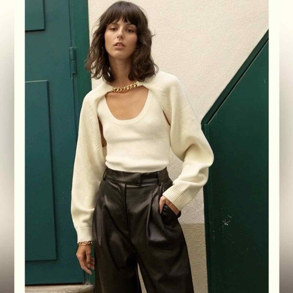 トップス YILON MADE mock neck chain bolero set Beige Chain Bolero Sweater | Wonyoung - IVE - Fashion Chingu