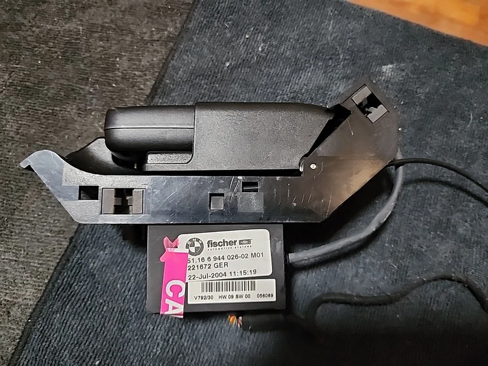 84.11 0 410 144 02-05 BMW Serie 7 E65 745i OEM BTUM módulo bluetooth adaptador # Foto 2 de 4