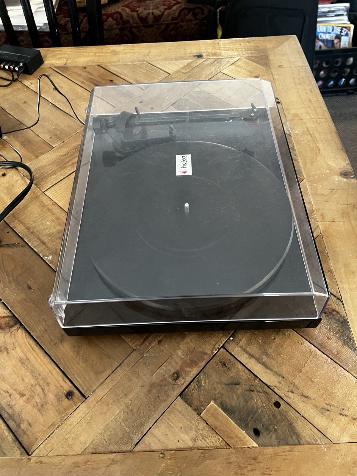 Pro-Ject Debut Carbon Turntable Bundle w/ Ortofon 2M Red & Preamp - Great Shape!