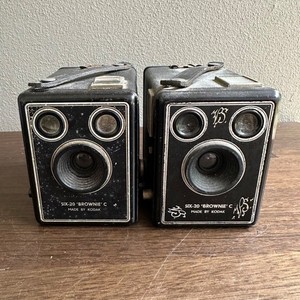 2x Vintage 1940's Kodak Six-20 box Brownie C Camera’s *UNTESTED*