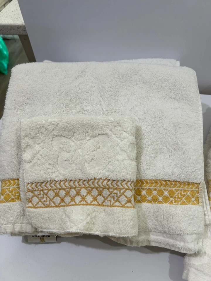 Wamsutta Elite 💯 Cotton Terry White Gold Scroll Hand Towel Set Of 5 Vintage - Image 2 of 4