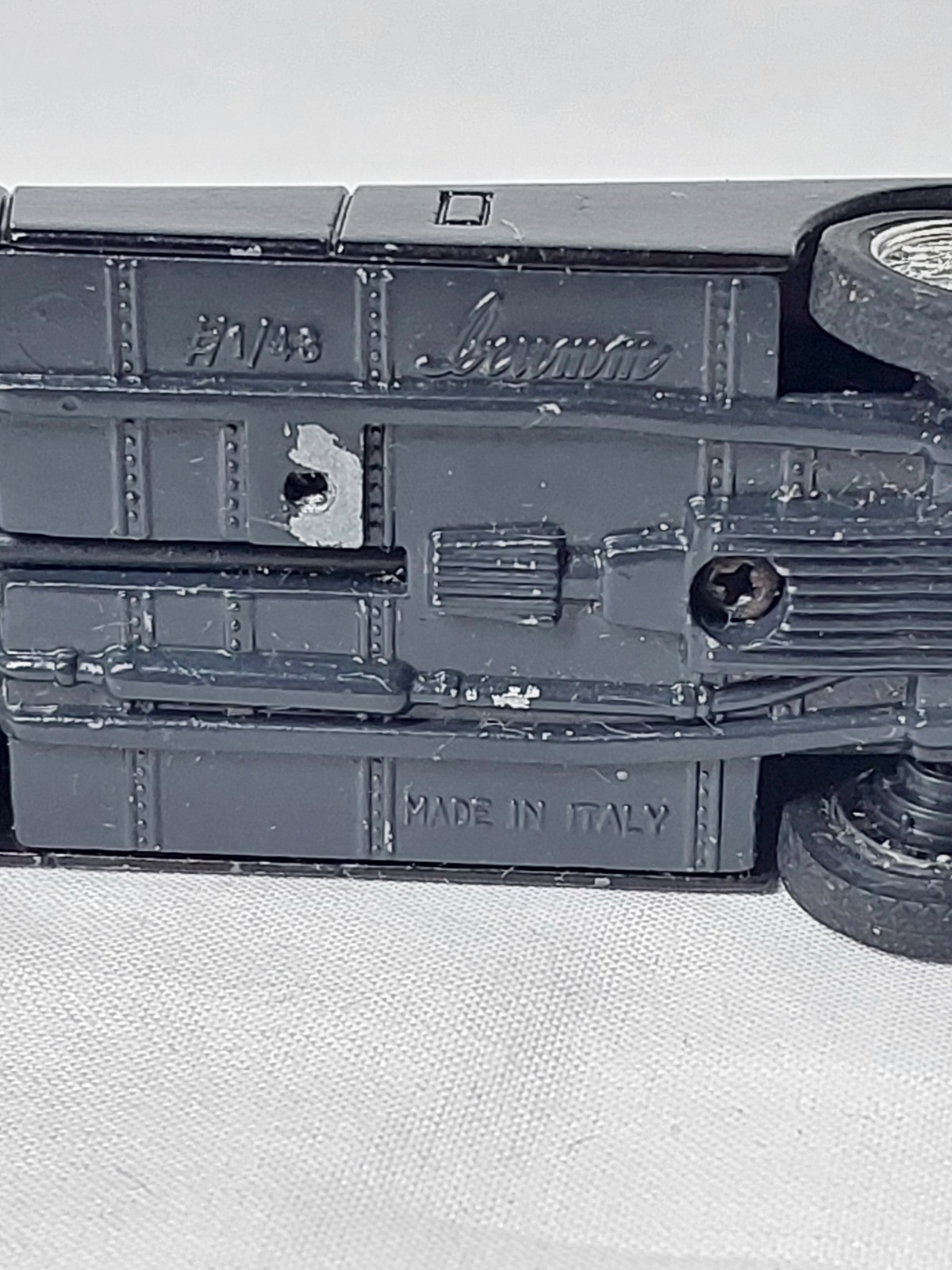 Picture 5 of 6