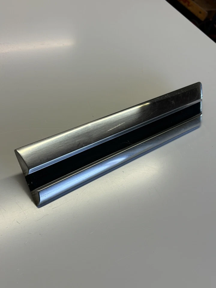 1976-80 International Scout 2 , Travelall, Traveller, RH Fender Trim , Stainless - Image 2 of 4