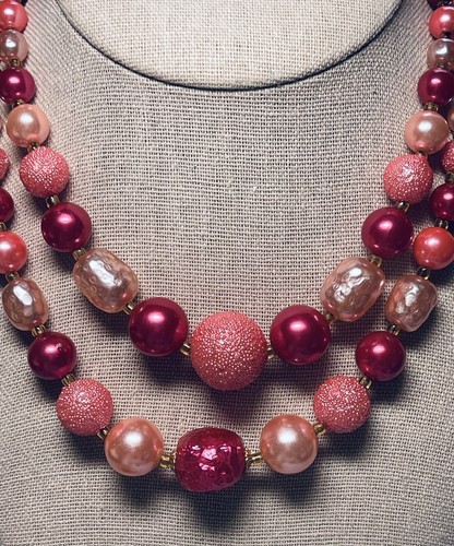 Vintage MCM Signed JAPAN Barbie Pink Beaded Double-Strand Necklace Silver Tone - Bild 2 von 4