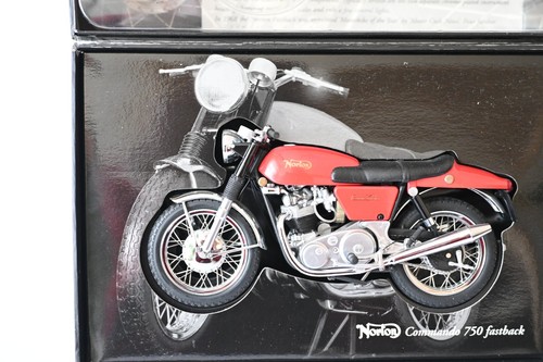 Norton Commanda 750 fastback 1:12 di Minichamps nuovo in IMBALLO ORIGINALE modello raro - Foto 2 di 5