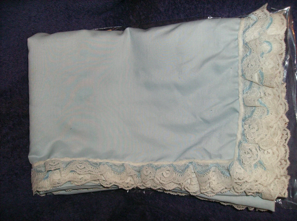 BLUE 52 X 70 TABLECLOTH NO IRON FABRIC Table Cloth MACH WASH & DRY MADE IN USA!  - Image 3 of 4