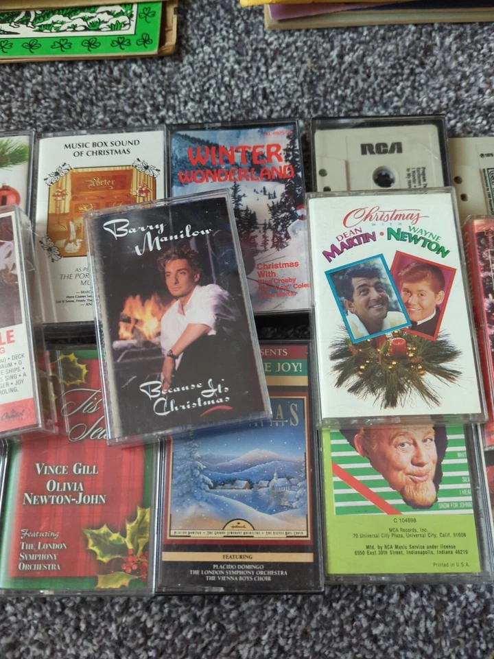 23 Christmas Cassette Tapes With Six Free Christmas CDs — 第 3/4 张图片