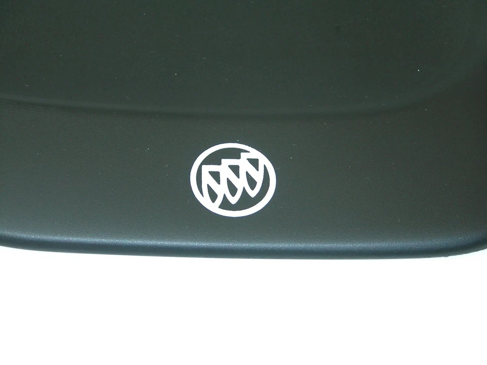 Nuevos guardabarros GM negros contorneados con logotipo para 84-87 Buick Regal Grand National Foto 2 de 4