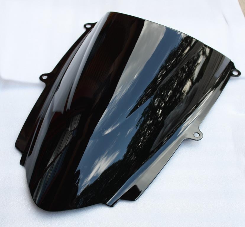 Bulle racing Triumph Daytona 675 noire finition premium en PMMA résistant pour moto de course