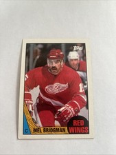 1987 Topps #17 Mel Bridgman Center Detroit Red Wings NHL