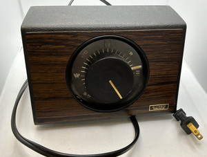 ColorMaster LCI10A TV Antenna Controller UHF Signal Booster Amplifier 2 Outputs