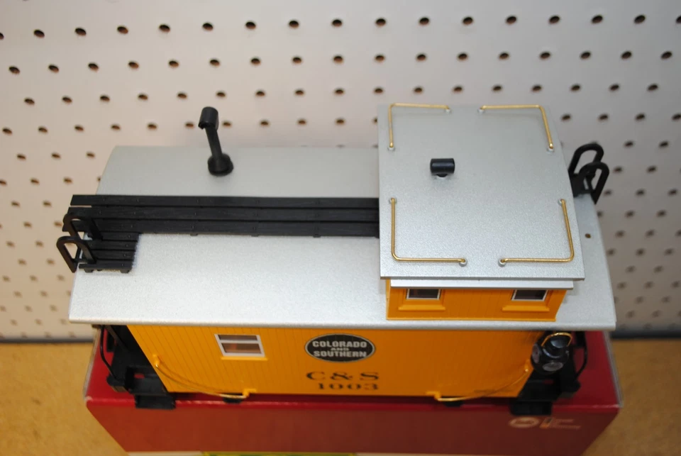 LGB 43650 C&S Colorado & Southern Caboose Car #1003 *G-Scale* - Image 4 of 4