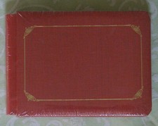 Creative Memories 5x7 Cranberry Red Sentiments Scrapbook Album with Gold Trim