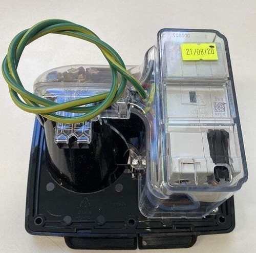 CMS 15AMP SINGLE 15A AUTOSWITCH INLET BLACK WITH RCD SWITCH -IP44. JILCBBLK - Picture 2 of 5