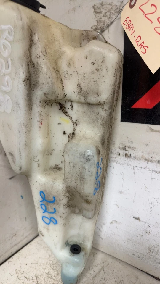 Chevy S10 1995-2005 botella lavadora parabrisas sin limpiaparabrisas trasero Foto 2 de 4