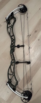 Bowtech Reckoning 38 Archery Bow 70lbs Right Hand