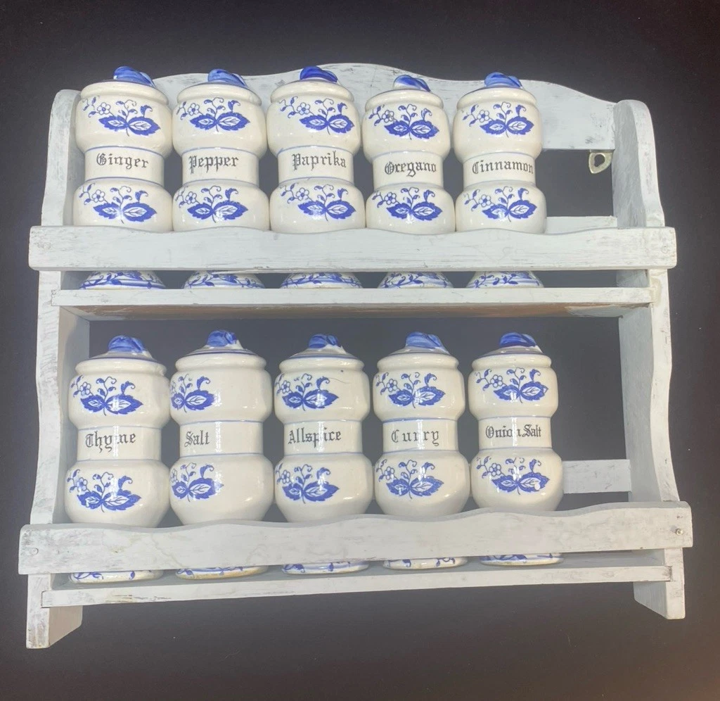 Vintage 'Blue Onion' Spice Rack with 10 Spice Jars, Made in Japan 1950's Read
Opens in a new window
