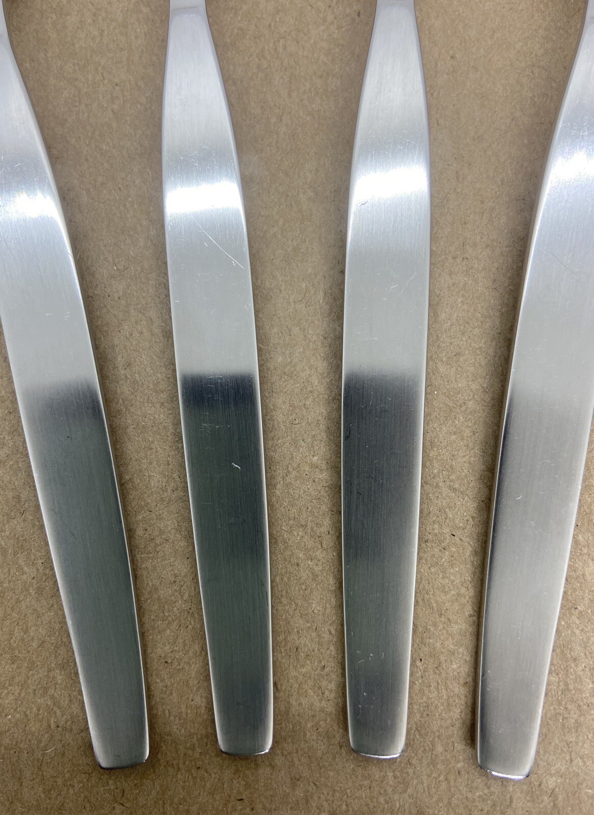 Oneida Community FROSTFIRE Satin Stainless Set Of 4 Salad Forks 6 1/2