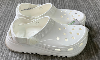 Crocs Hiker Xscape Mens 11 Unisex Adults White Beach Clogs Sandal