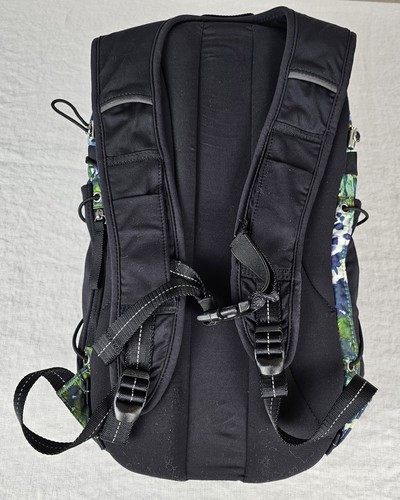 Lululemon Run All Day Floral Backpack Nylon Pack 13L Hiking Outdoors 9"x16"x6" - Picture 7 of 9