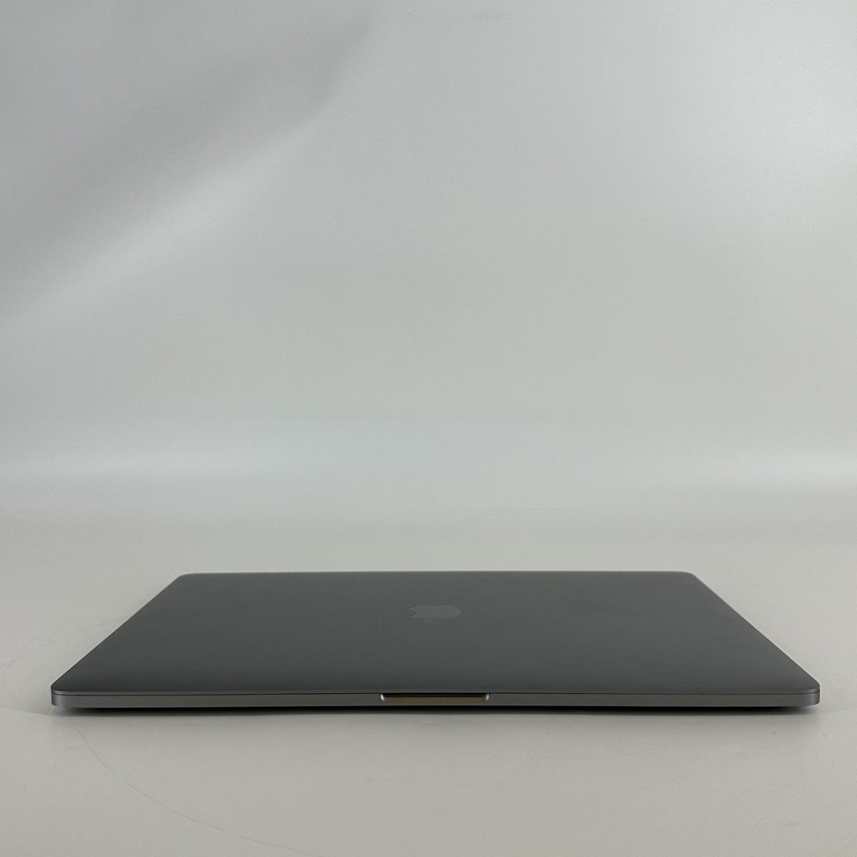 MacBook Pro 15 Touch Bar 2016 2.9GHz i7 16GB 512GB SSD Radeon Pro