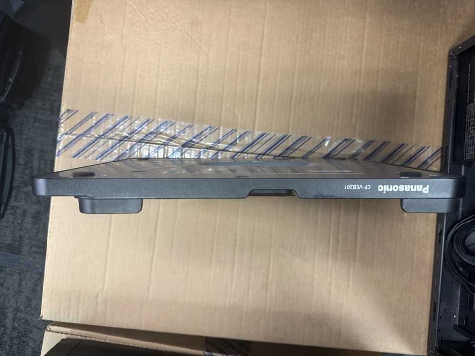 Panasonic CF-VEB201 CF-20 | CF-20 Estación de acoplamiento de escritorio Replicador de puertos Foto 3 de 4