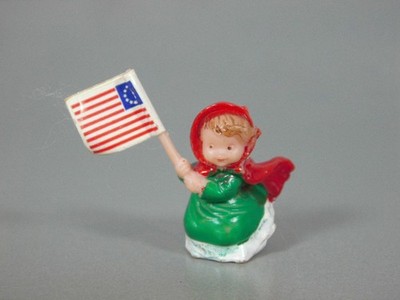 ALTFIG: Miniaturfiguren - Kinderfiguren - Mädchen mit Fahne (groß)