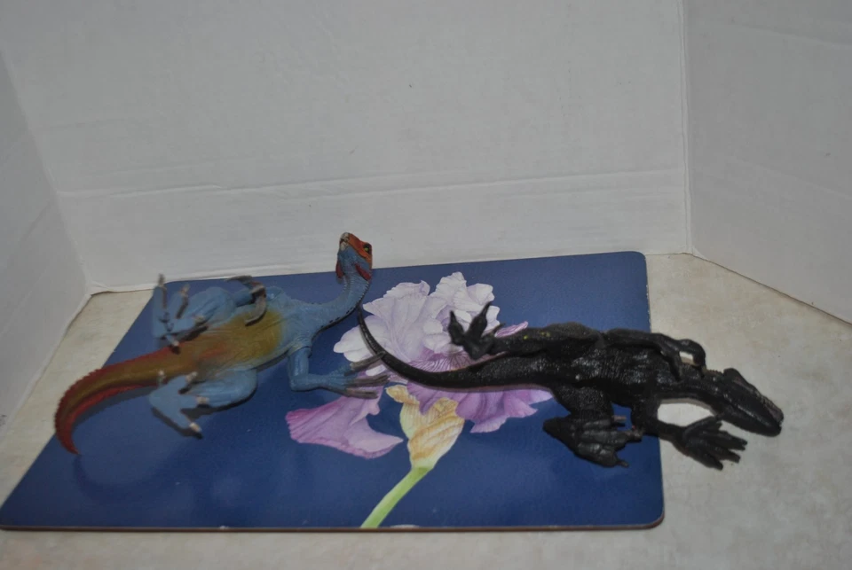 Jurassic World 恐龙 S/2 SCHLEICH Therizinosaurus Action 8 英寸 H Velociraptor 11 — 第 4/4 张图片