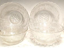 4 Vtg Granny Core Serving Bowls Clear Wheat Daisy Dots Glass Nesting Scalloped 