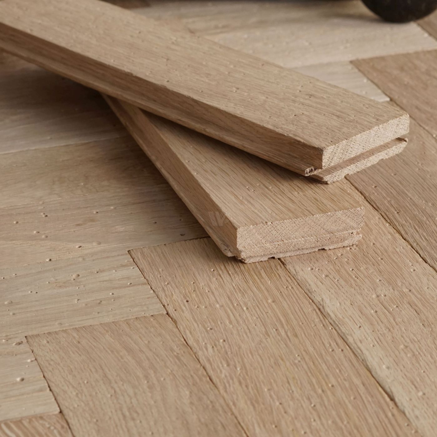10" Tumbled Solid Oak Parquet 250x70x22 Rustic Herringbone Flooring H25T