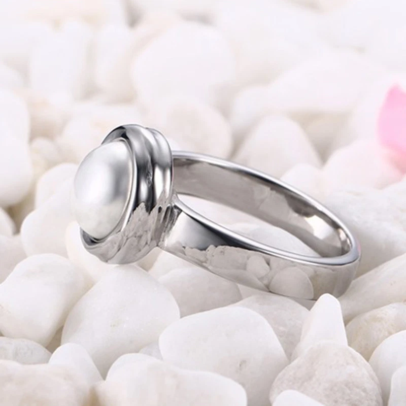 Anillo de compromiso de boda de acero inoxidable con banda de perlas naturales de lujo para mujer talla 7-9 Foto 4 de 4