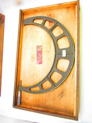 Lufkin #192-12 micrometer in original wood case - Picture 5 of 13