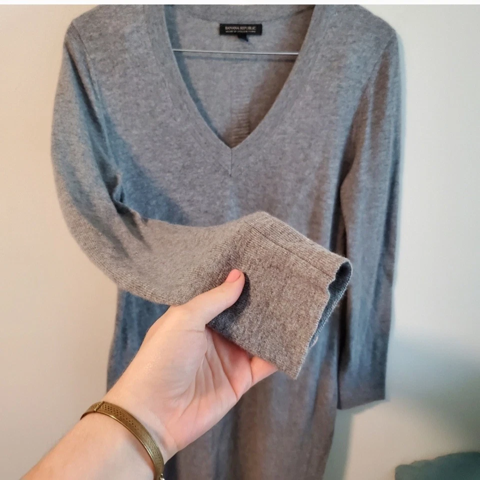 Banana Republic Tejido Italiano Hilo Manga Larga Cuello en V Suéter Vestido Talla Mediana Foto 4 de 4