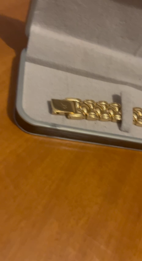 Vintage Westar Swiss Quartz Ladies Watch 18K Gold Plated Triangle