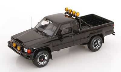 OTTO MOBILE 1:18 Otto Toyota Hilux SR5 Regreso al Futuro 1985 negro